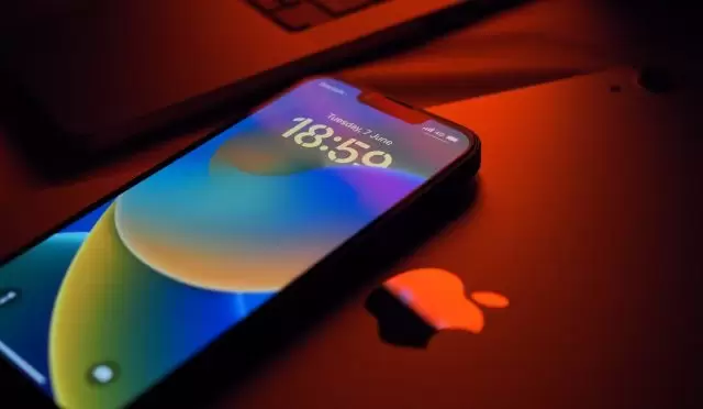 iOS 18.3 ile Apple Intelligence Varsayılan Olarak Etkinleşiyor