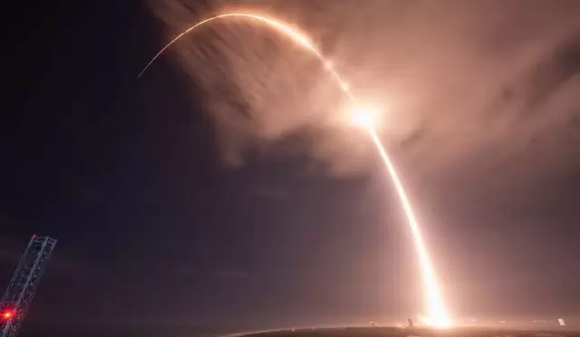 Elon Musk: “Mars’a Gidiyoruz, Ay Zaman Kaybı!”