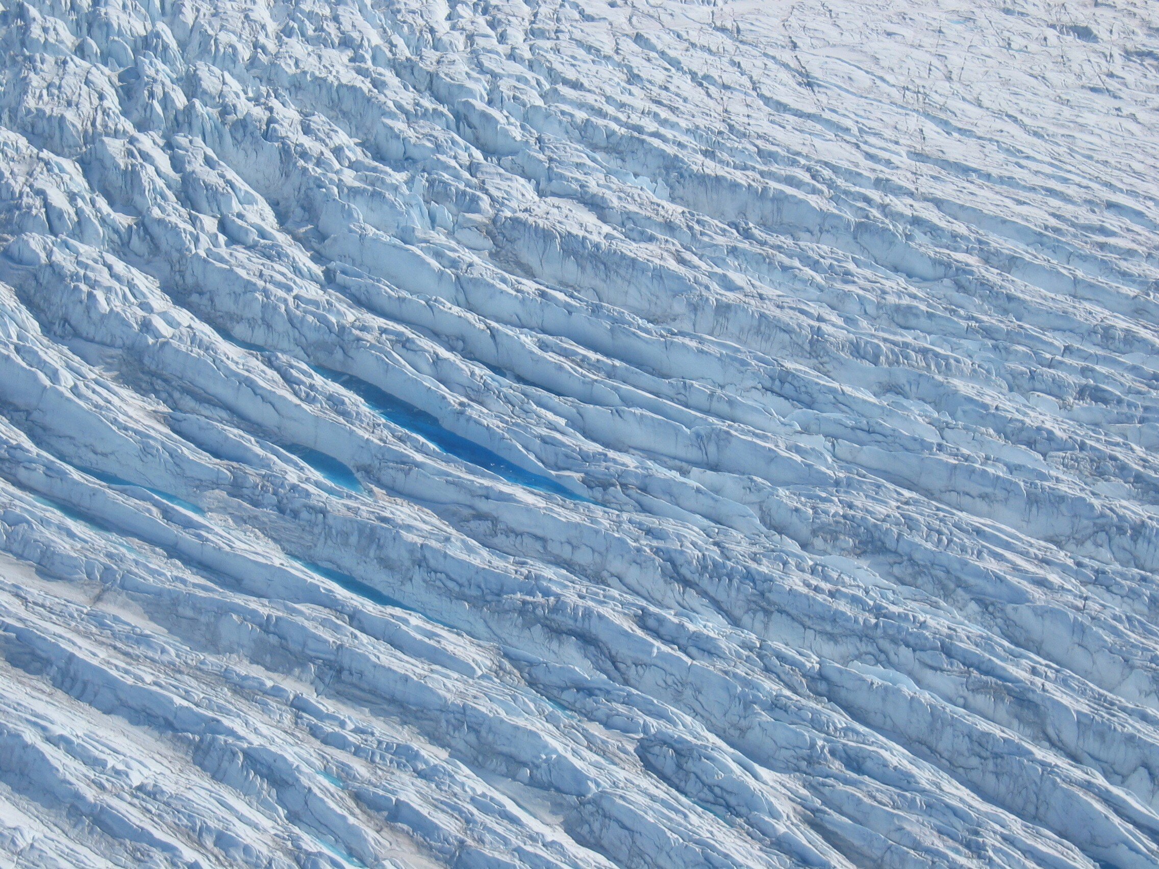 Greenland'da Yarıklar Büyüyor