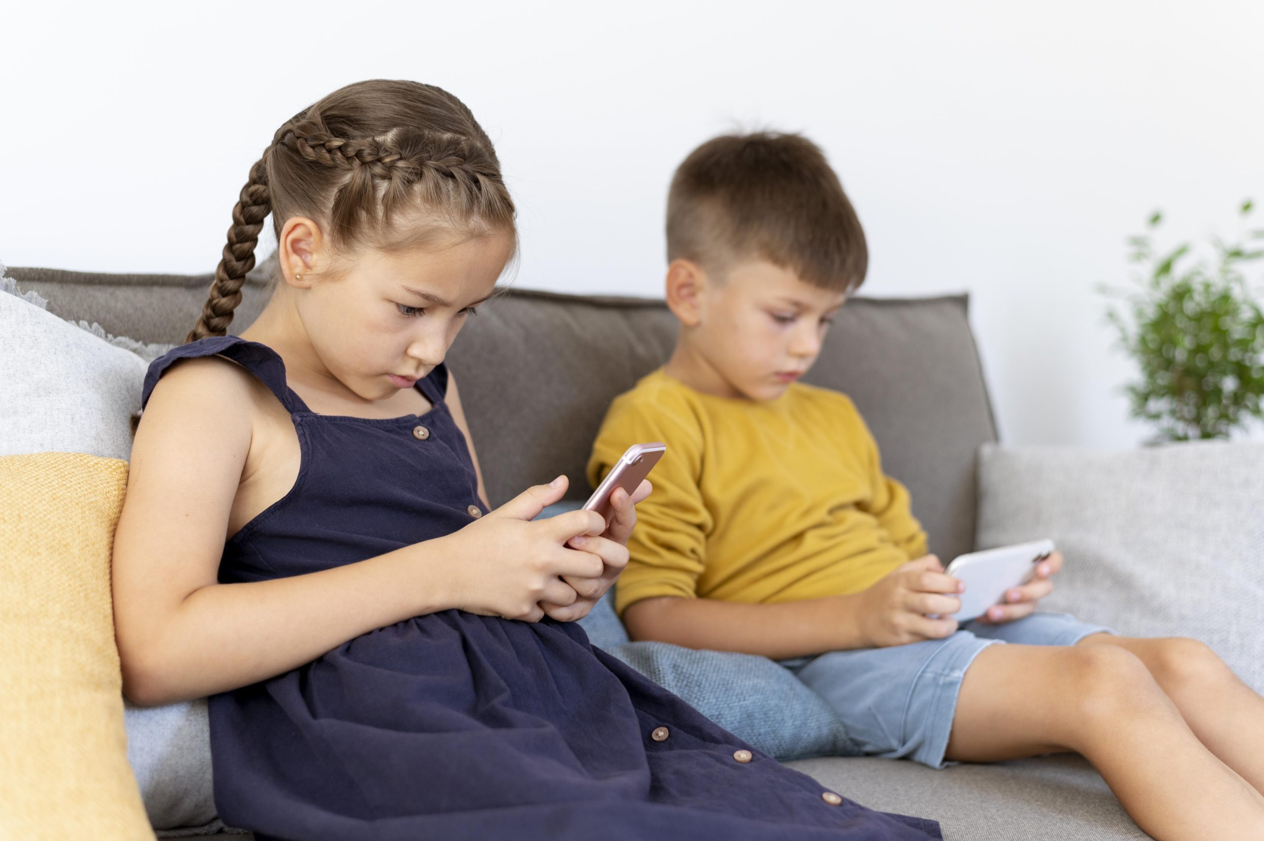 cocuklar-kac-yasinda-telefon-sahibi-olmali2