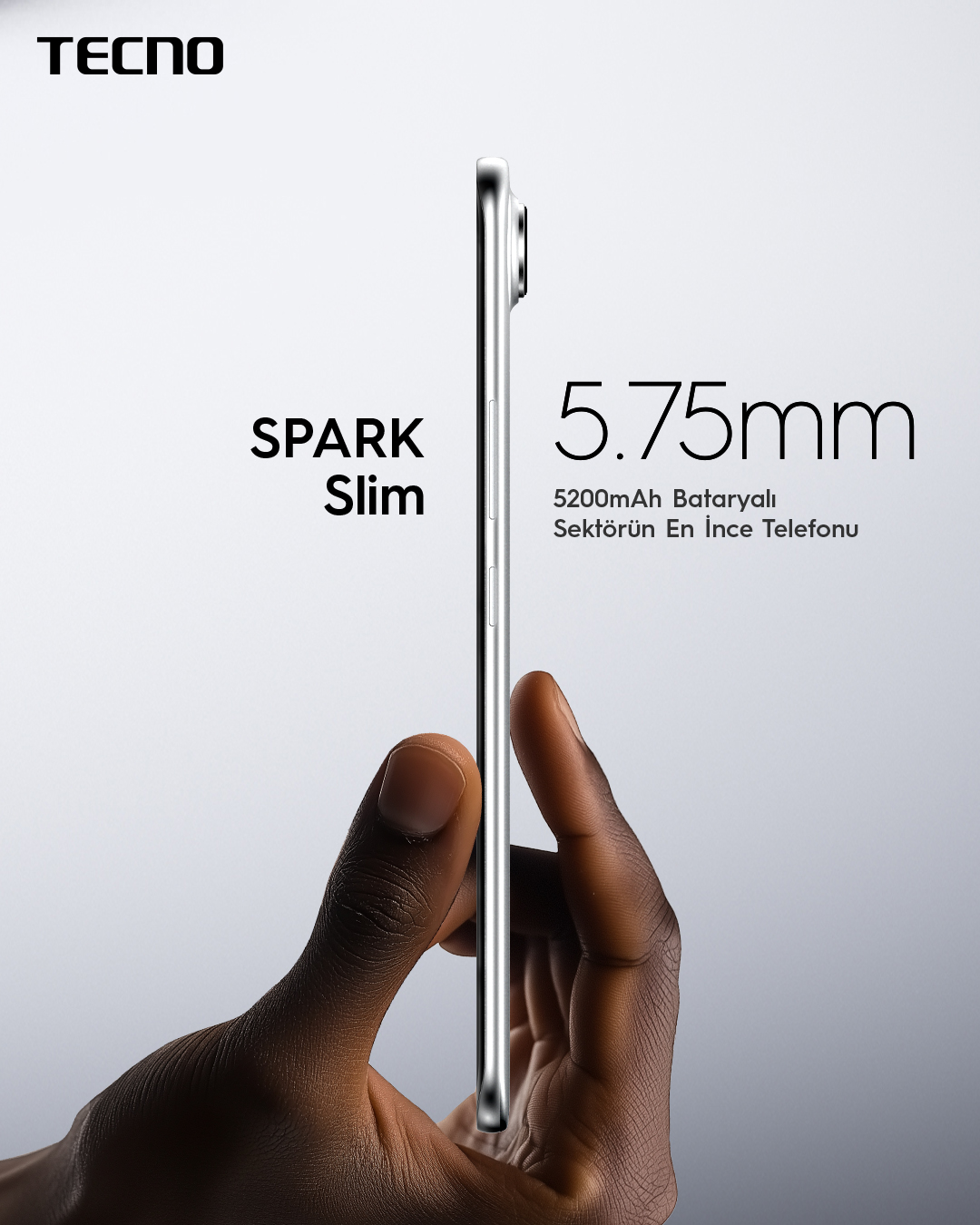 TECNO SPARK Slim teknik özelliklerini gösteren bir fotoğraf.