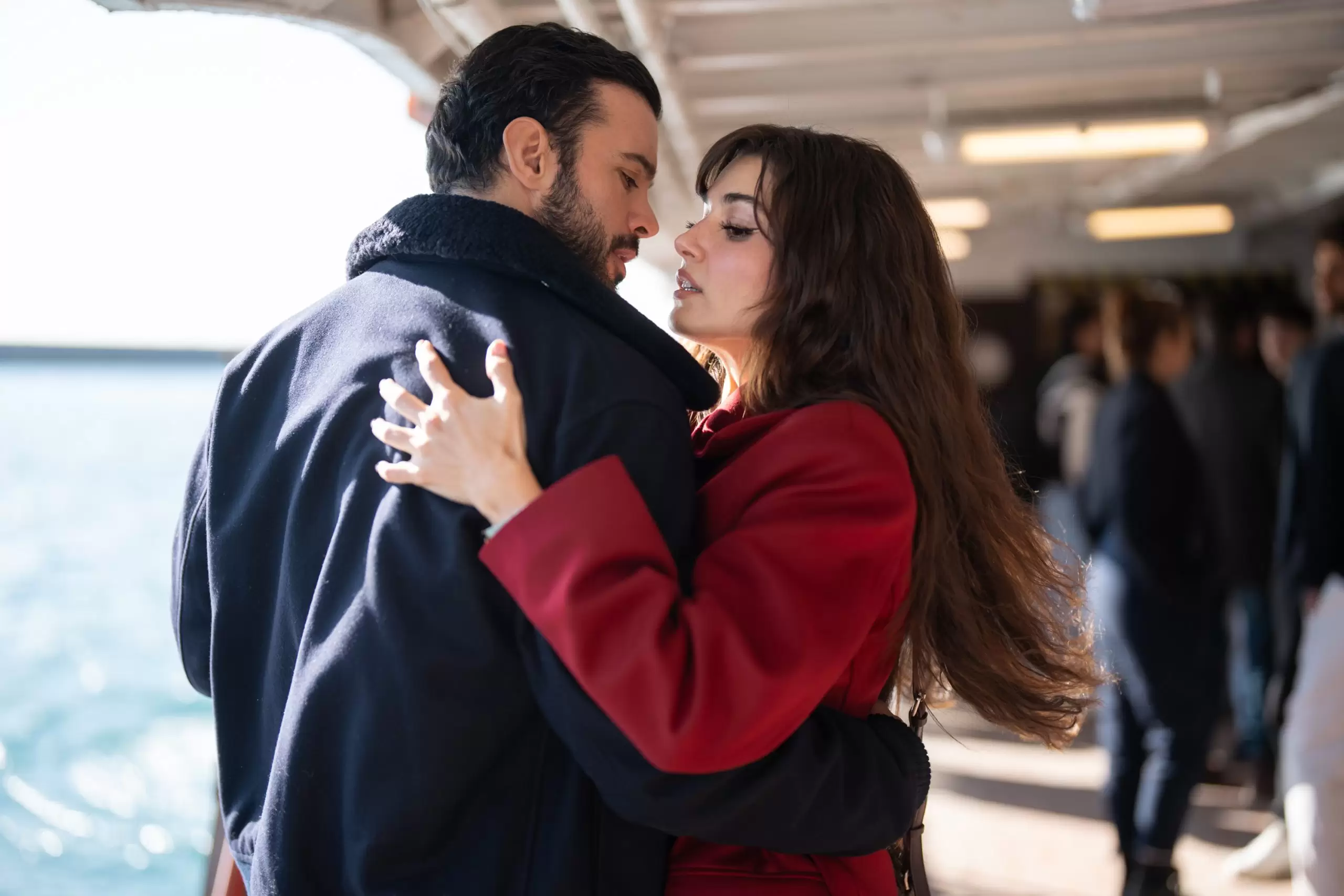 Aşkı Hatırla Dizisinden Yeni Tanıtım: Hande Erçel & Barış Arduç