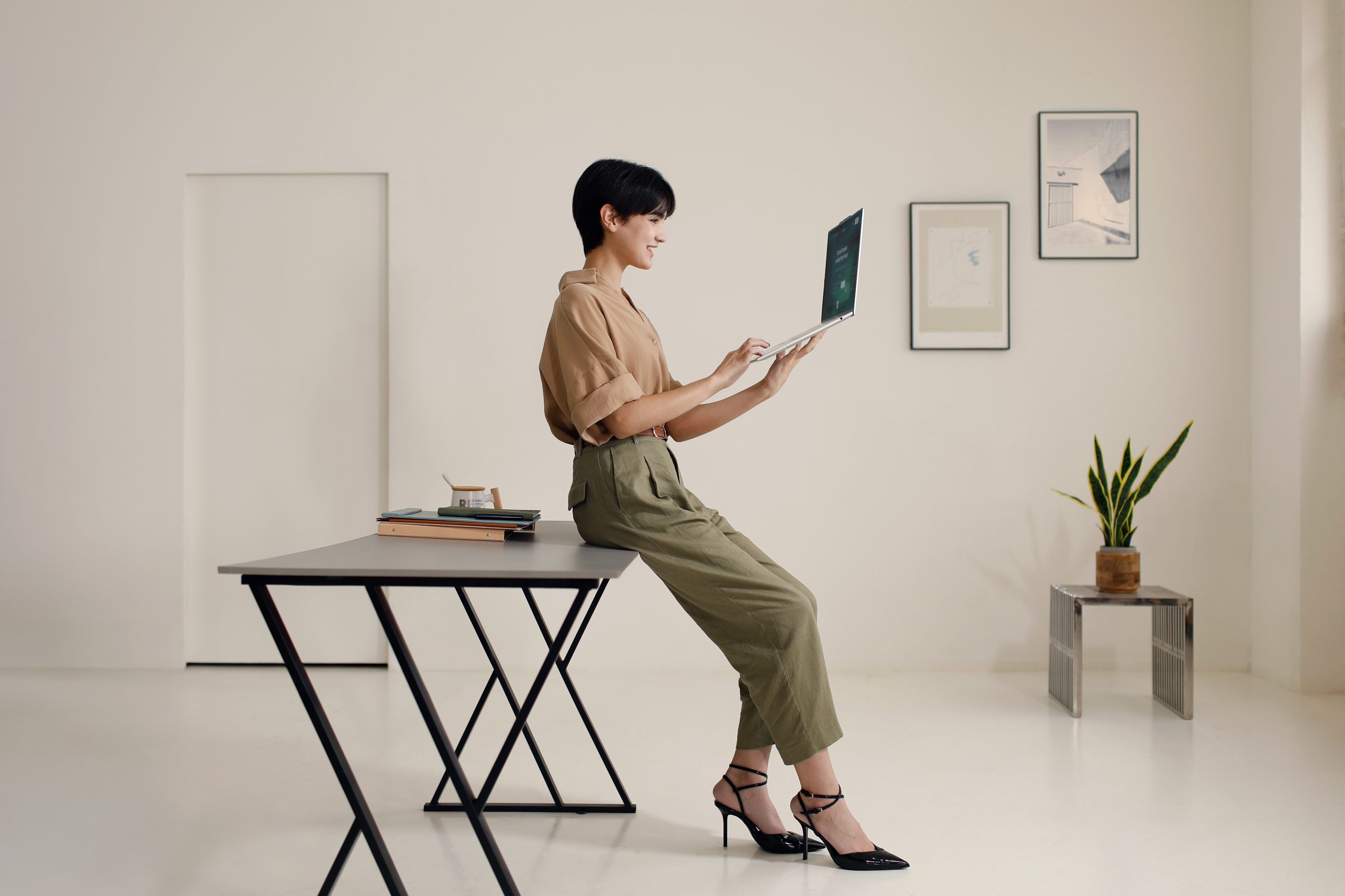 Acer Swift Air 16 SA16 61M Lifestyle 01 scaled