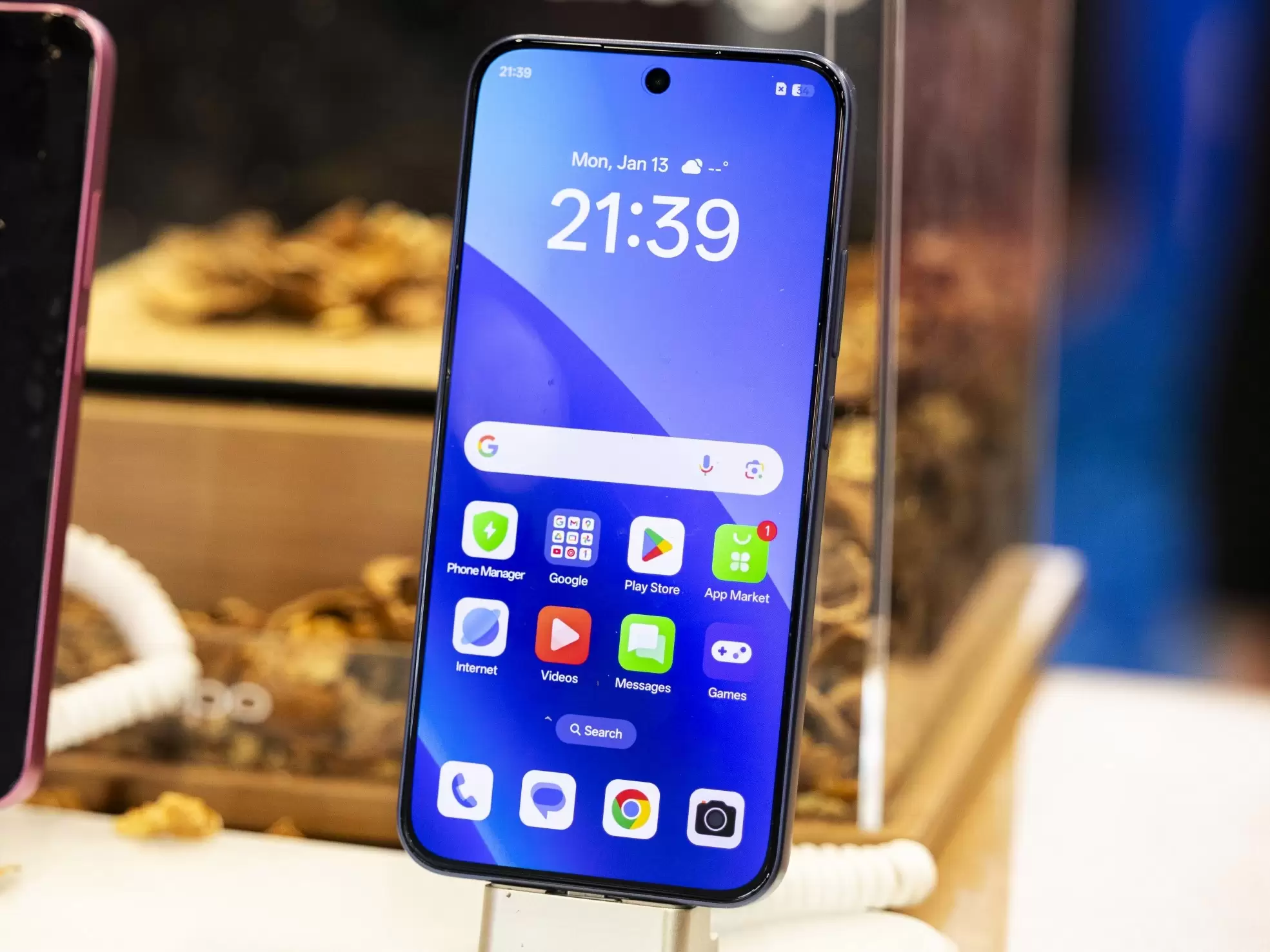 OPPO A6 Pro Geliyor 1