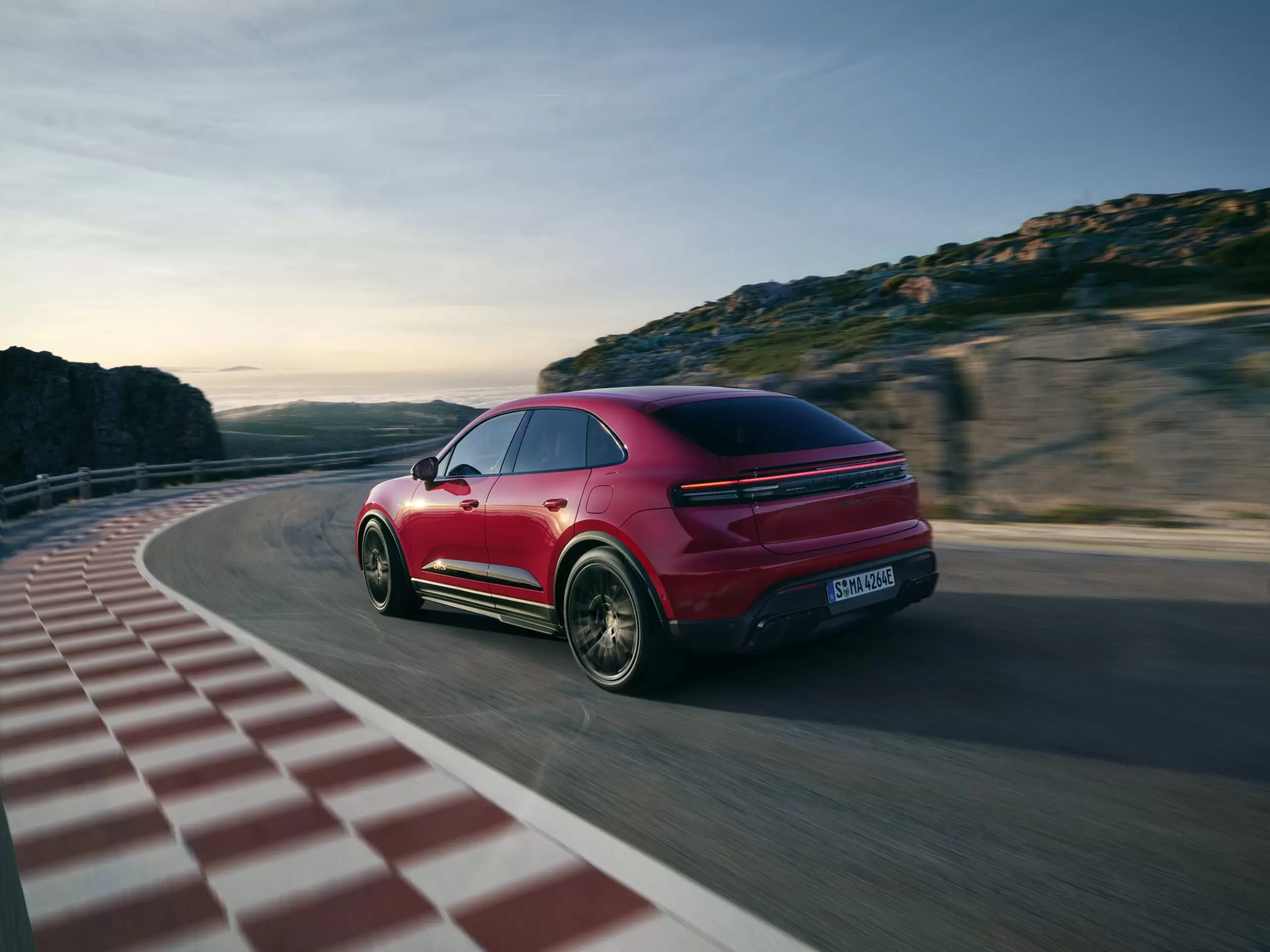 Porsche Elektrikli Macan GTS 11 scaled