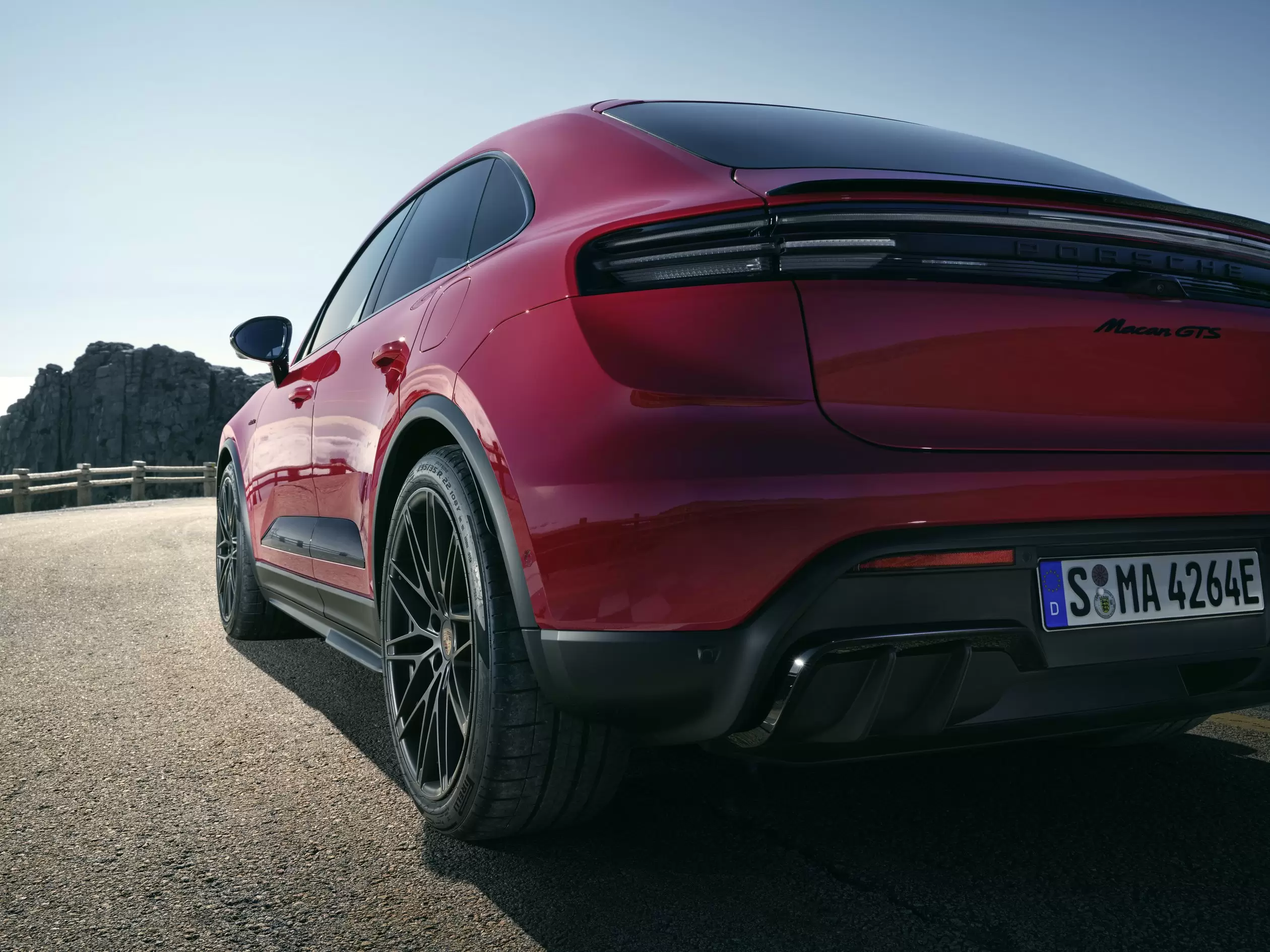Porsche Elektrikli Macan GTS 4