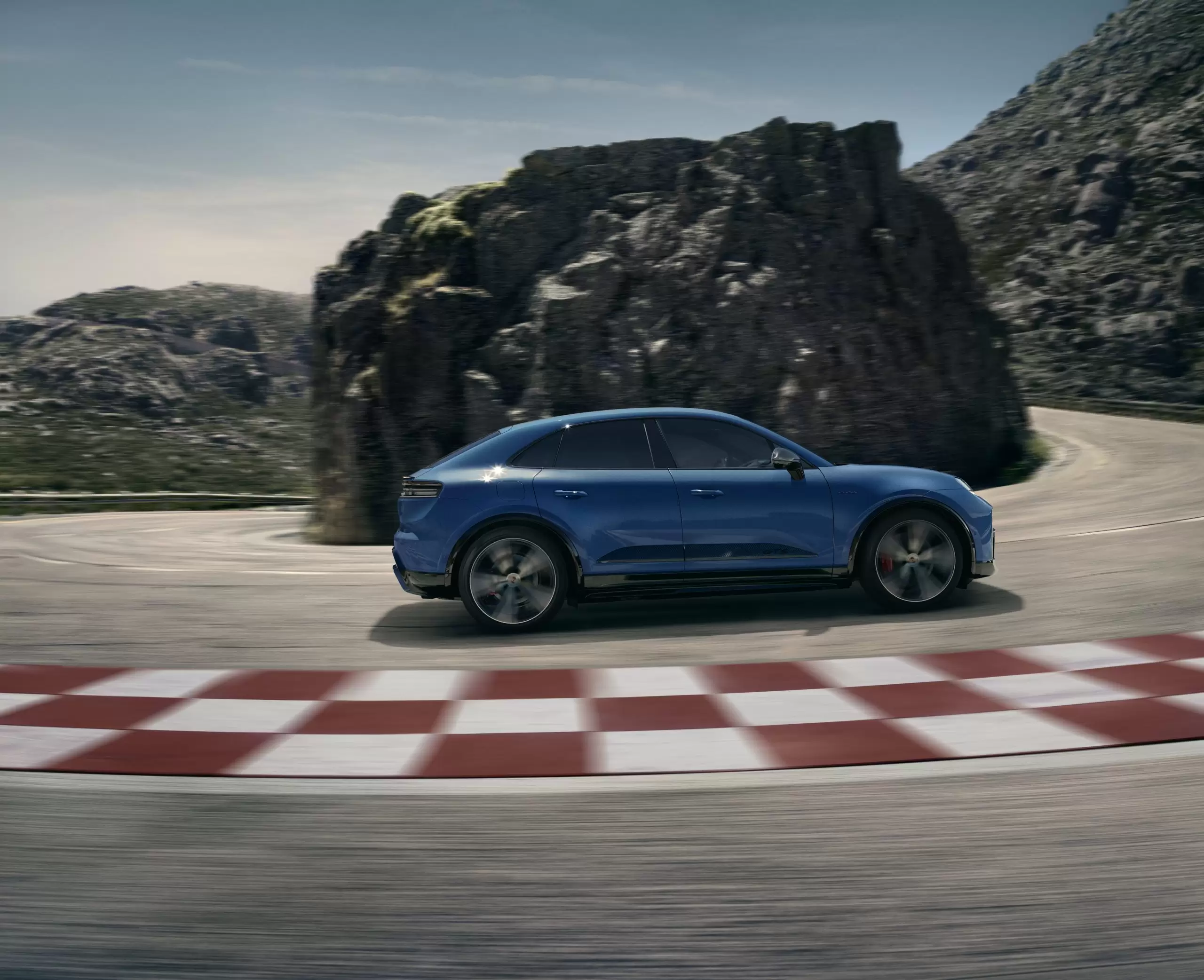 Porsche Elektrikli Macan GTS 9 scaled