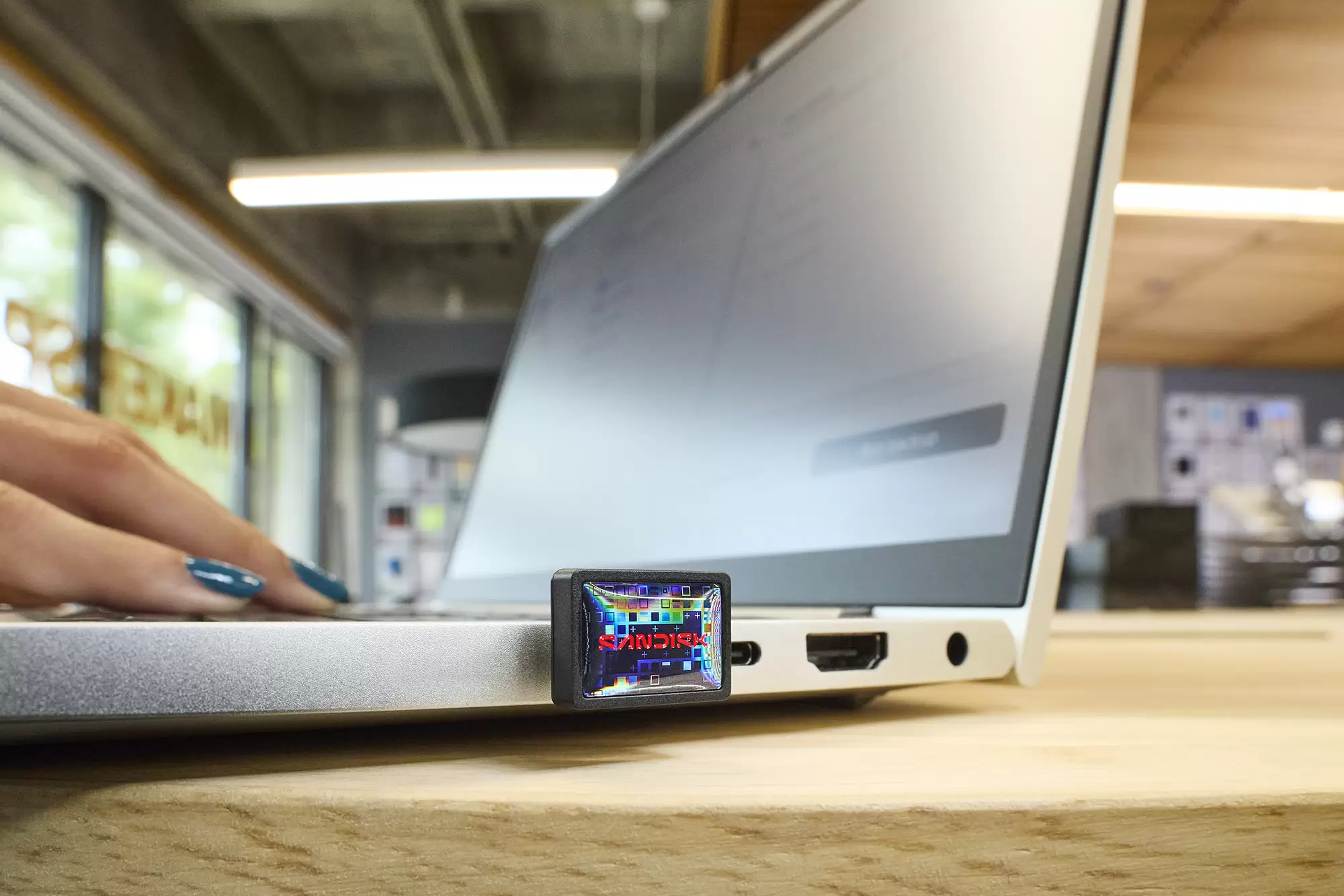 SanDisk Extreme Fit: Dünyanın En Küçük 1TB USB-C Sürücüsü