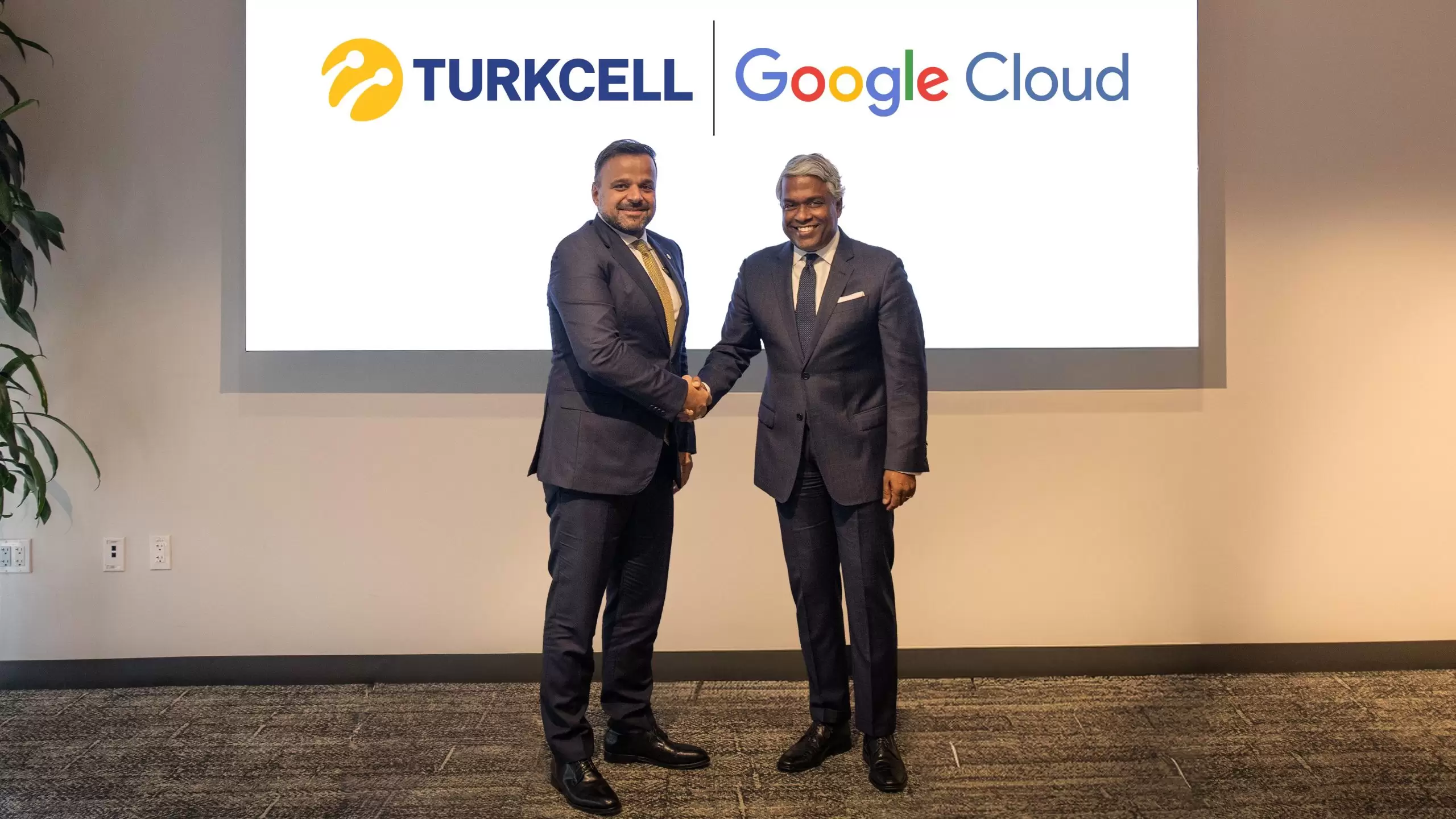 Google Türkiye’ye Geliyor! Turkcell ve Google Anlaştı!