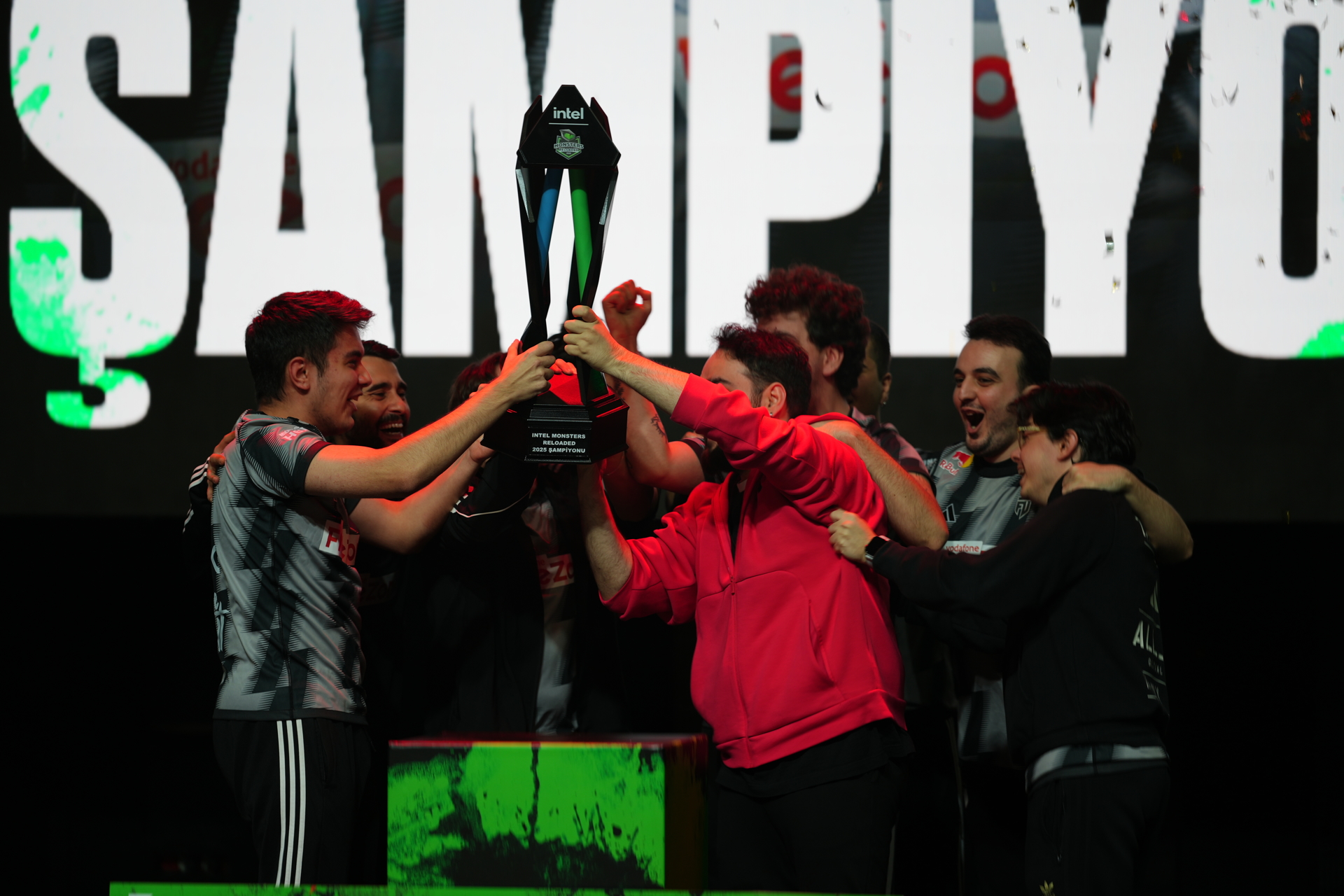 Intel Monsters Reloaded 1