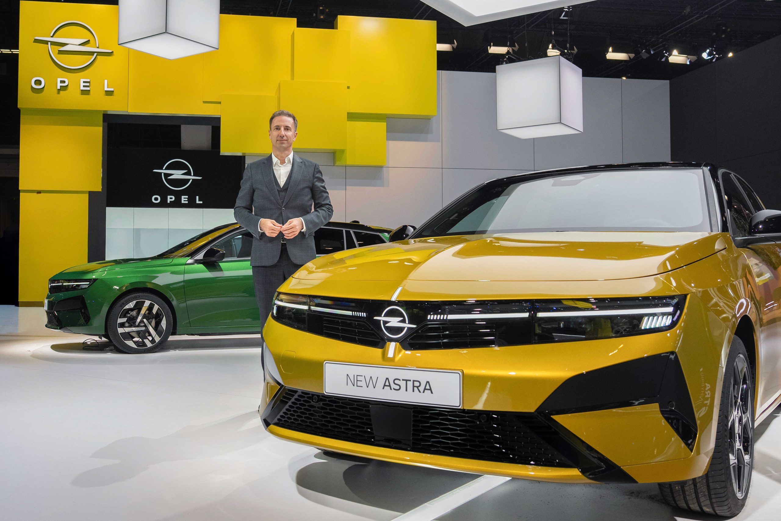 Opel CEOsu Florian Huettl scaled