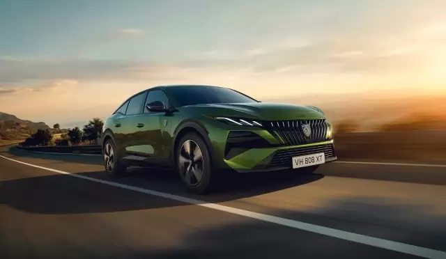 Yeni Peugeot 408 Tanıtıldı: Işıklı Logo ve Elektrikli Güç
