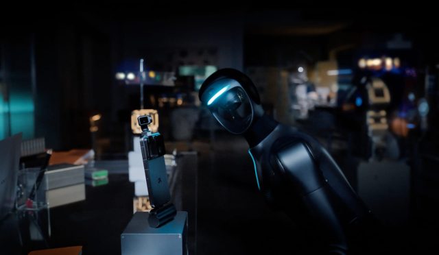 Honor_ROBERT_ROBOT_PHONE1