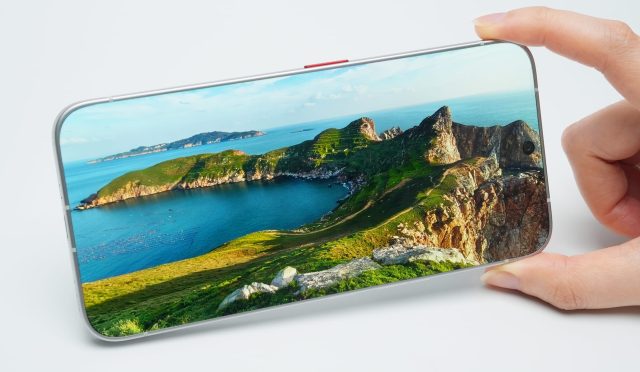 TECNO’dan Sıfır Çerçeveli Telefon!